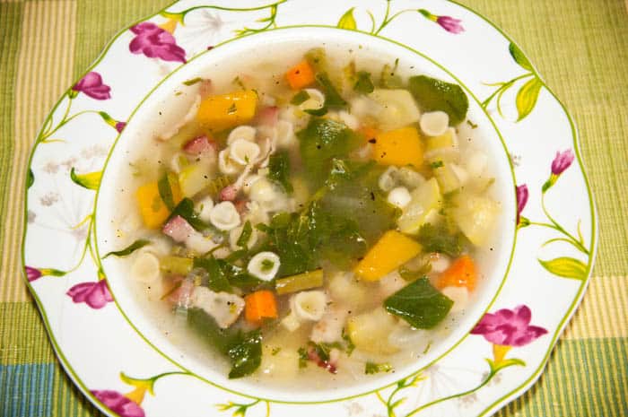 sopa de verduras casera: fácil y saludable