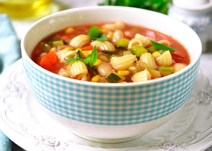 Sopa minestrone: receta tradicional y fácil - Comedera - Recetas, tips y  consejos para comer mejor.