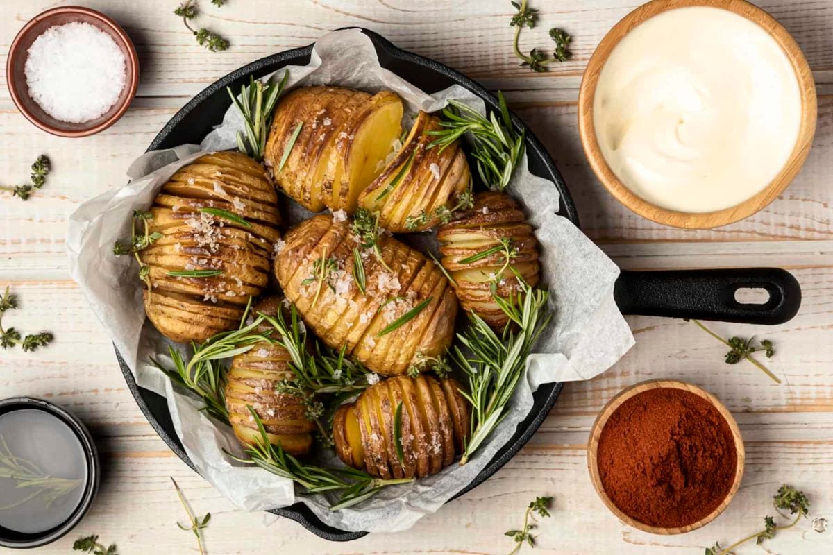 pétalo Frase Barón Receta de patatas al horno caseras, muy fáciles - Comedera - Recetas, tips  y consejos para comer mejor.