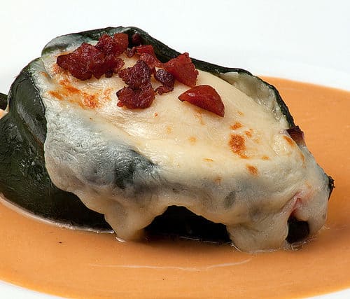 Chile relleno de queso, receta casera - Comedera - Recetas, tips y consejos  para comer mejor.