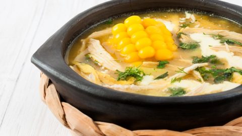 Receta de sopa ajiaco colombiana - Comedera - Recetas, tips y consejos para  comer mejor.