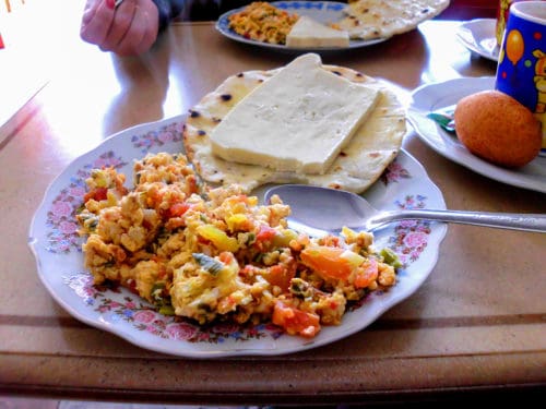Cómo hacer huevos pericos para el desayuno - Comedera - Recetas, tips y  consejos para comer mejor.