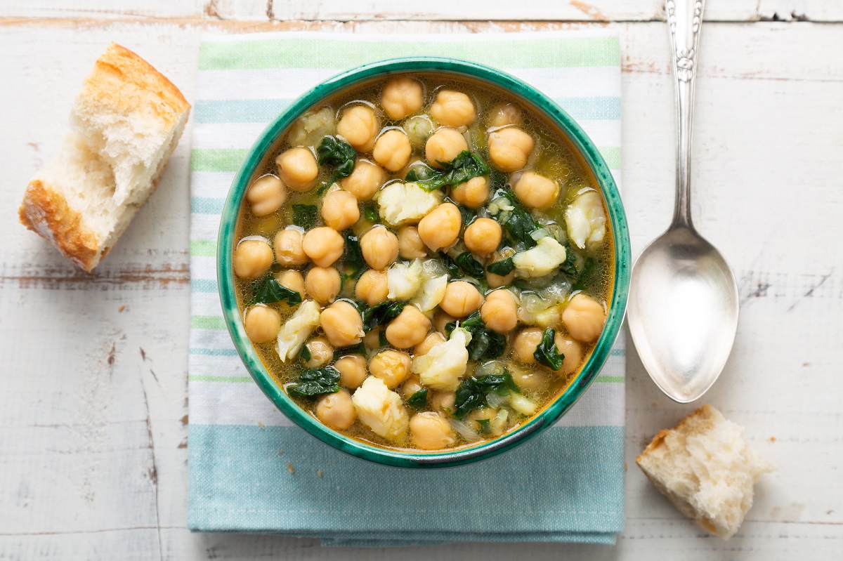Cómo hacer sopa vegana de garbanzos - Comedera - Recetas, tips y consejos  para comer mejor.