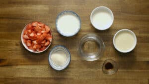 gelatina 3 leche con fresas paso 1