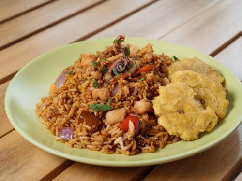 Clásico arroz marinero ecuatoriano - Comedera - Recetas, tips y consejos  para comer mejor.