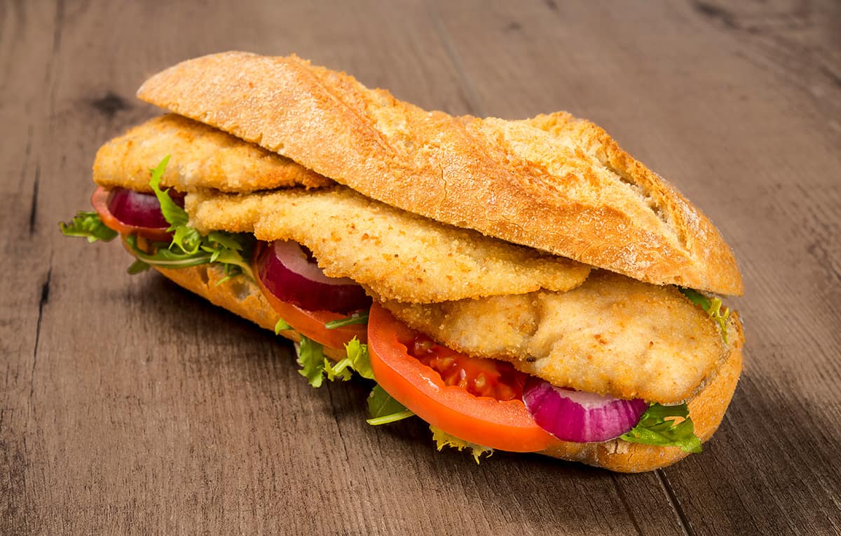 Sándwich de pollo empanado: fácil y delicioso - Comedera - Recetas, tips y  consejos para comer mejor.