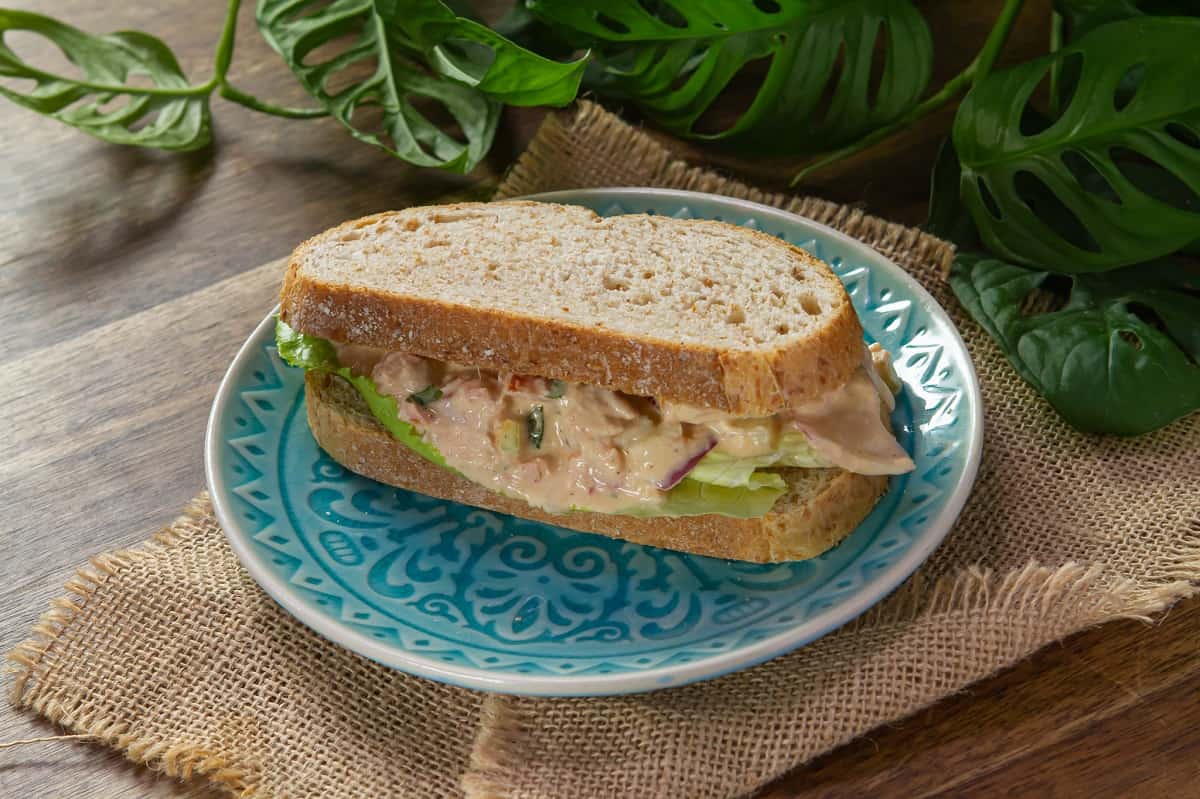 sándwich con ensalada de atún