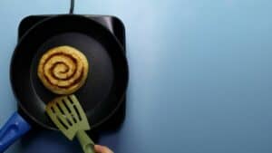 Pancakes de roll de canela