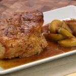 Lomo de cerdo al romero con puré de manzana
